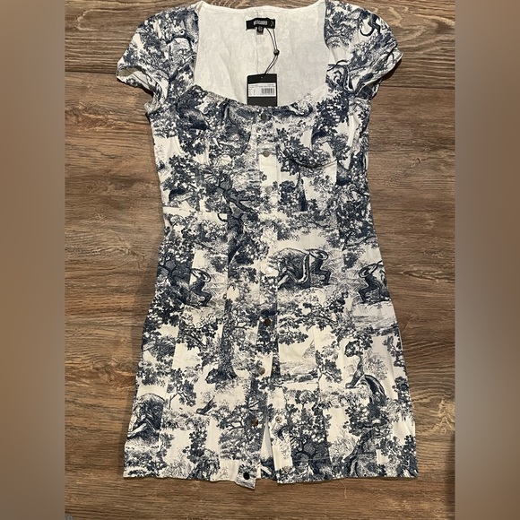 Missguided Porcelain Print Stretch Denim Mini Dress - Picture 4 of 9